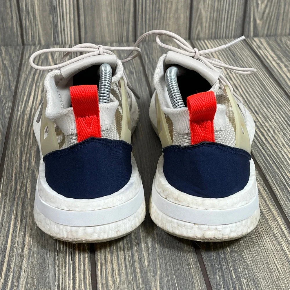Adidas Boost‎ Sneaker Men 9.5 Grey Running Shoes D63413 Athleisure Gym Exercise
